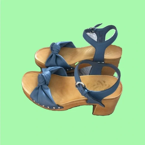 Retro-inspired wooden platform sandals - Picture 2 of 6